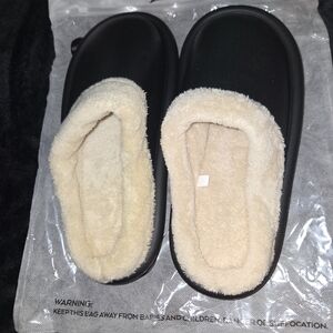 Black and Cream Fuzzy Slippers Unisex Men US Size:10-11 US Woman Size 11.5-12.5